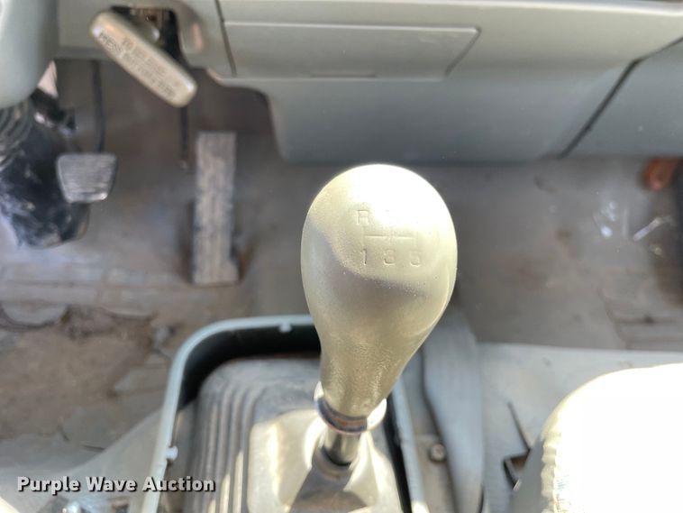 image for item KF9541 1998 Mitsubishi Fuso FG369  truck cab and chassis