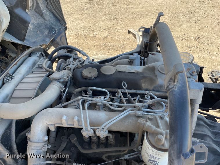 image for item KF9541 1998 Mitsubishi Fuso FG369  truck cab and chassis