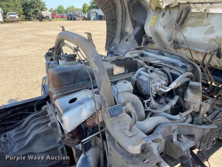 image for item KF9541 1998 Mitsubishi Fuso FG369  truck cab and chassis