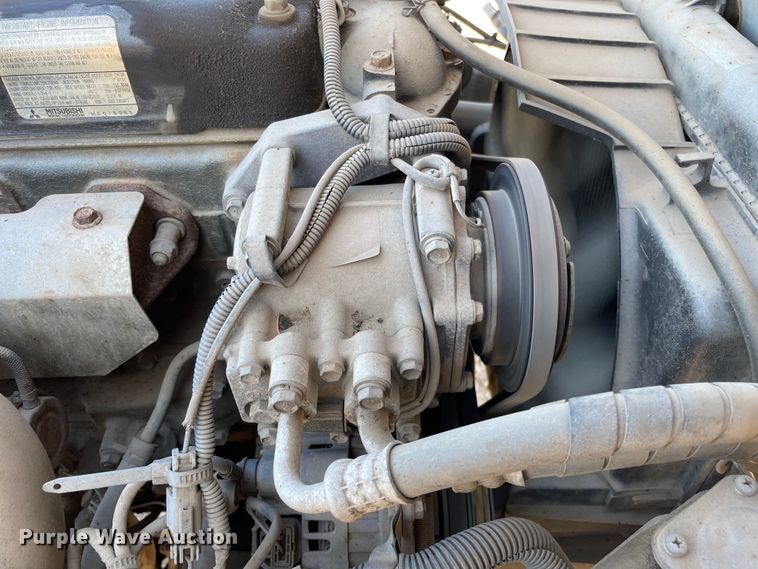 image for item KF9541 1998 Mitsubishi Fuso FG369  truck cab and chassis