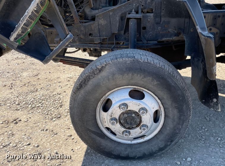 image for item KF9541 1998 Mitsubishi Fuso FG369  truck cab and chassis