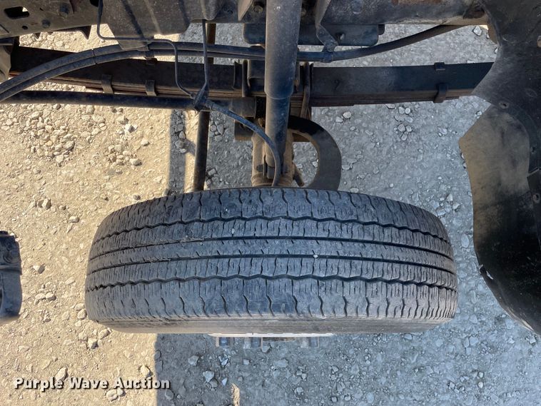 image for item KF9541 1998 Mitsubishi Fuso FG369  truck cab and chassis