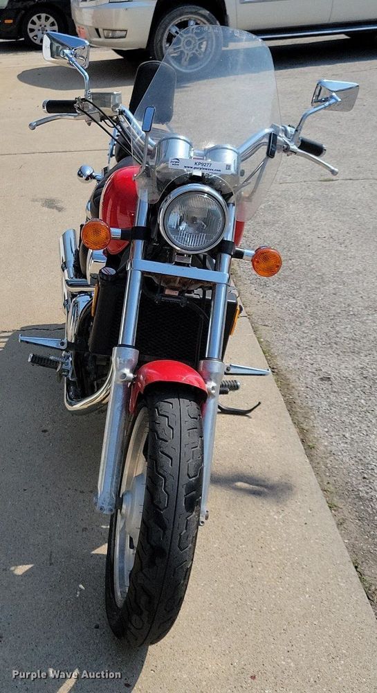 image for item KP9277 1994 Honda VF750C Magna  motorcycle