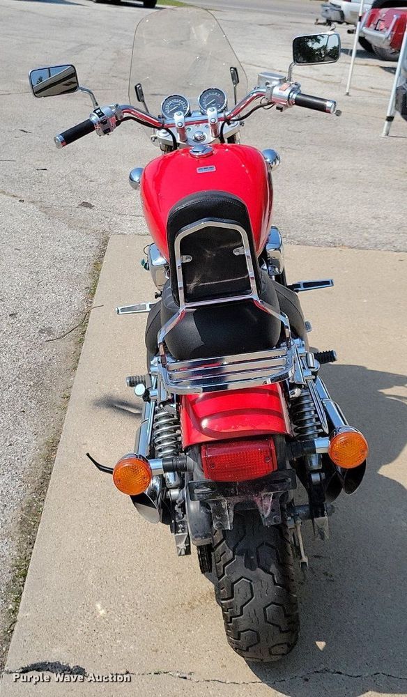 image for item KP9277 1994 Honda VF750C Magna  motorcycle