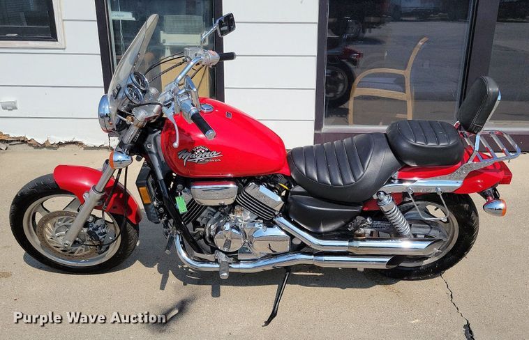 image for item KP9277 1994 Honda VF750C Magna  motorcycle