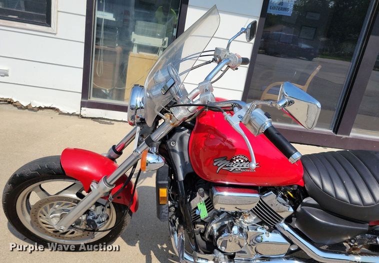 image for item KP9277 1994 Honda VF750C Magna  motorcycle