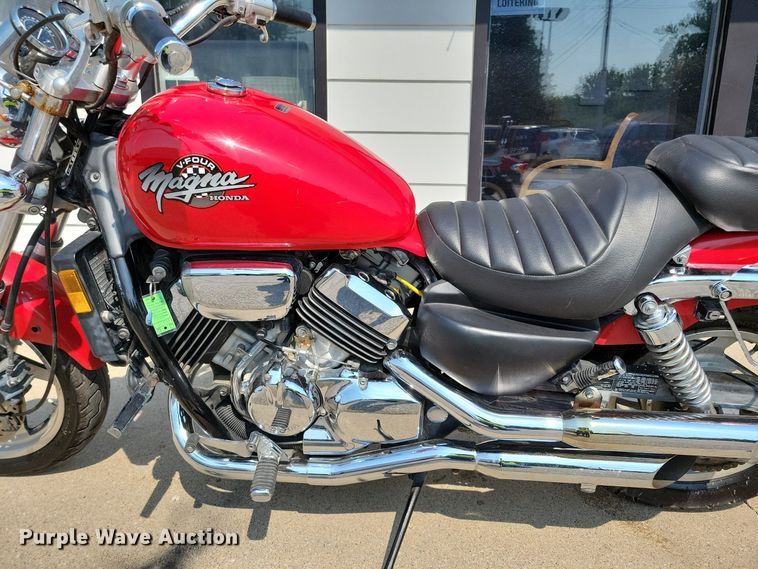 image for item KP9277 1994 Honda VF750C Magna  motorcycle