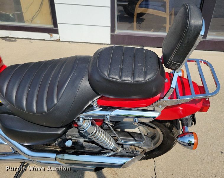 image for item KP9277 1994 Honda VF750C Magna  motorcycle