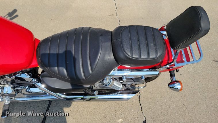 image for item KP9277 1994 Honda VF750C Magna  motorcycle