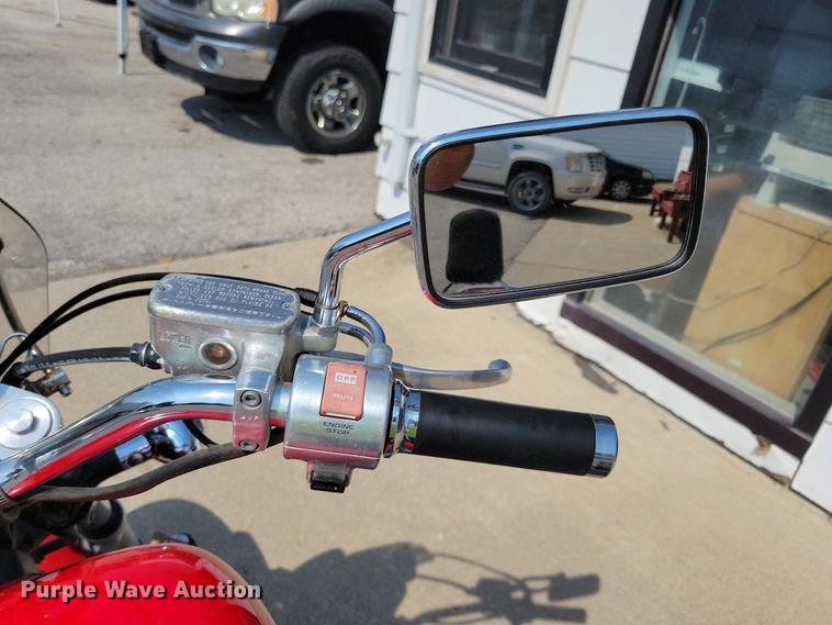 image for item KP9277 1994 Honda VF750C Magna  motorcycle