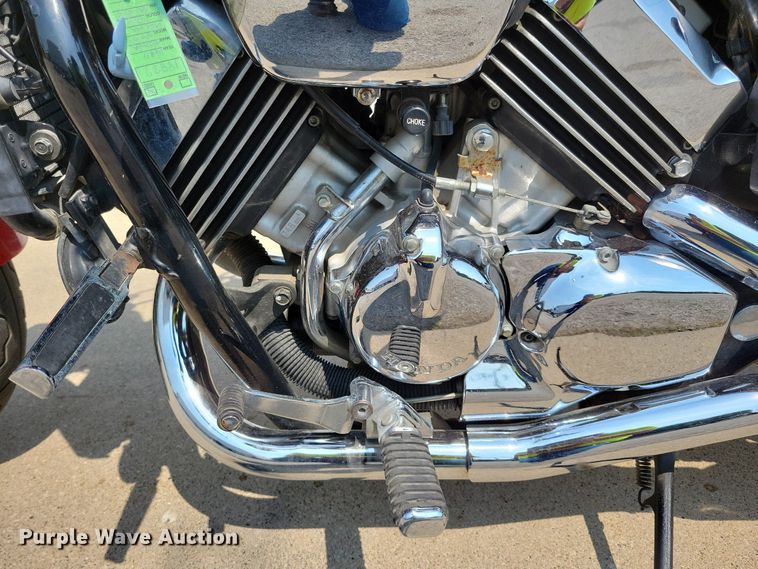 image for item KP9277 1994 Honda VF750C Magna  motorcycle