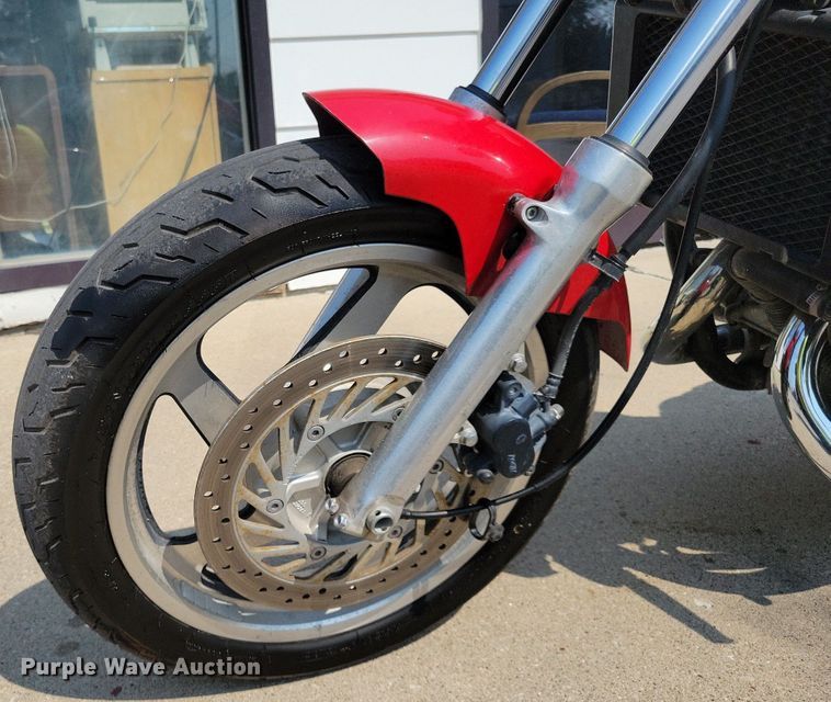 image for item KP9277 1994 Honda VF750C Magna  motorcycle