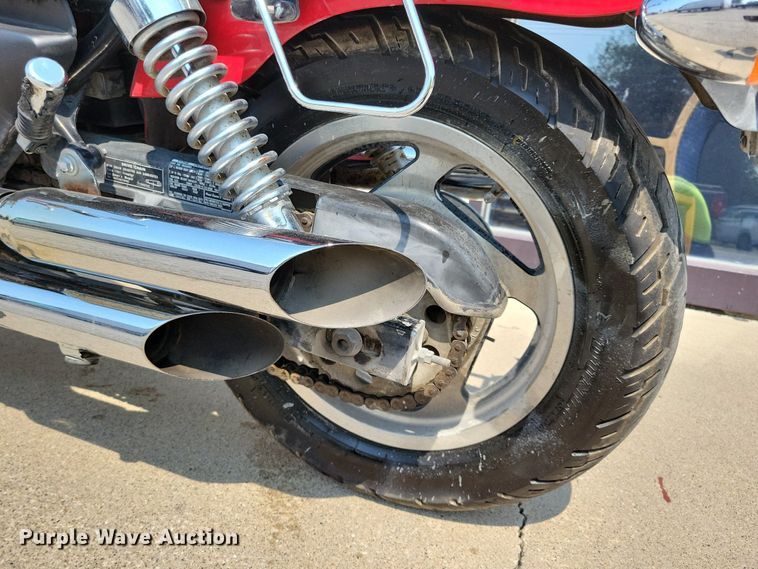 image for item KP9277 1994 Honda VF750C Magna  motorcycle