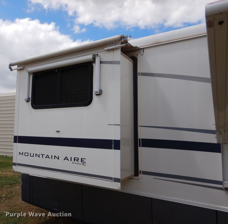 image for item LB9855 2001 Newmar Mountain Aire  RV