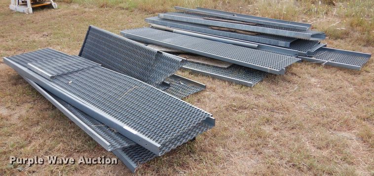 image for item LB9921 Approximately 15 catwalks