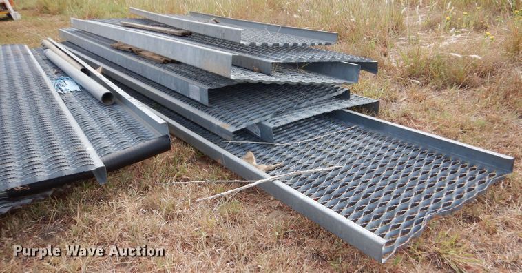 image for item LB9921 Approximately 15 catwalks