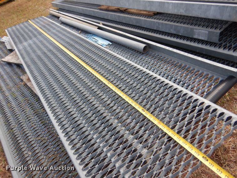 image for item LB9921 Approximately 15 catwalks