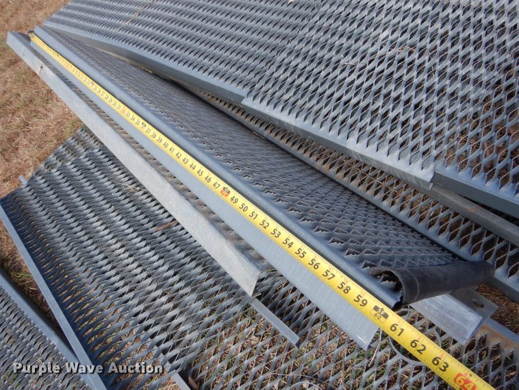 image for item LB9921 Approximately 15 catwalks