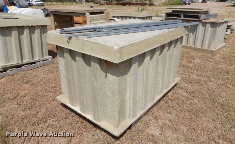 image for item LB9924 (7) fiberglass vaults