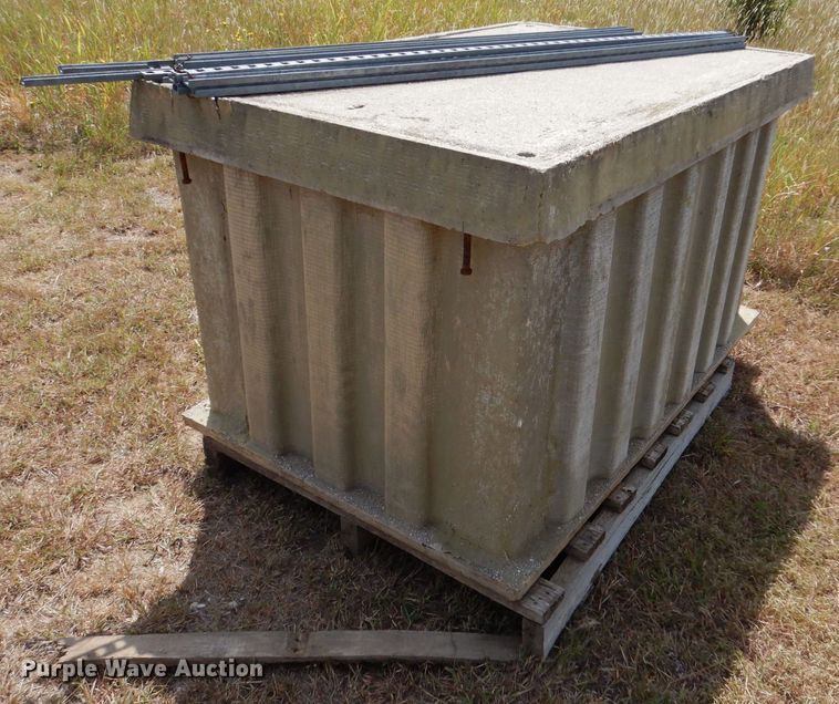 image for item LB9924 (7) fiberglass vaults