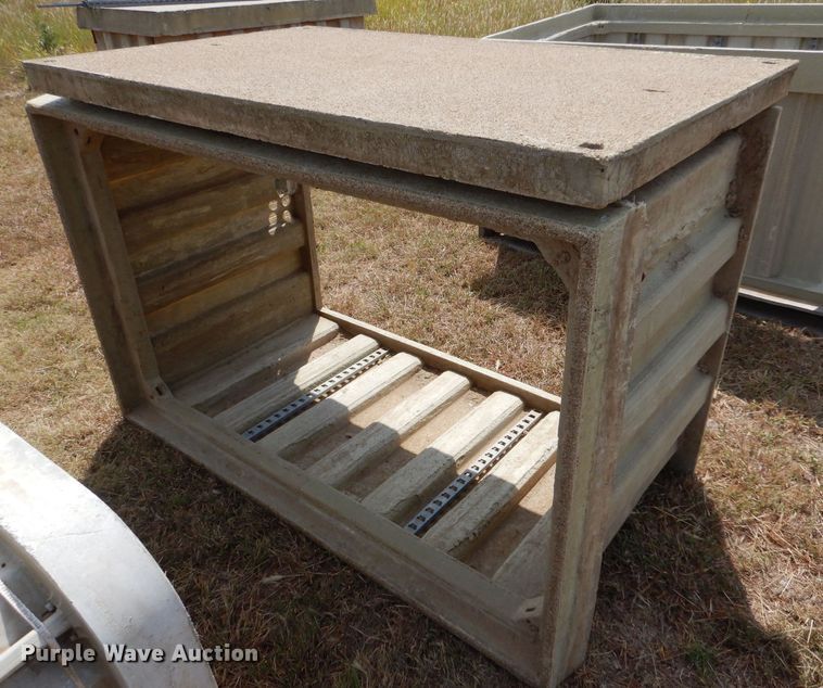 image for item LB9924 (7) fiberglass vaults