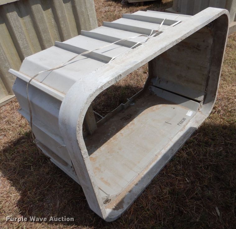 image for item LB9924 (7) fiberglass vaults