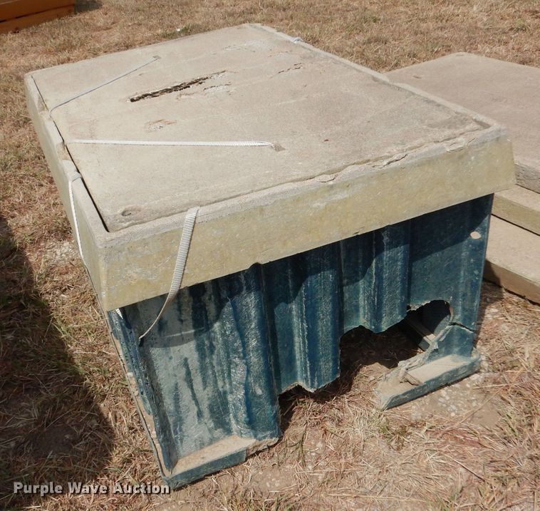 image for item LB9924 (7) fiberglass vaults