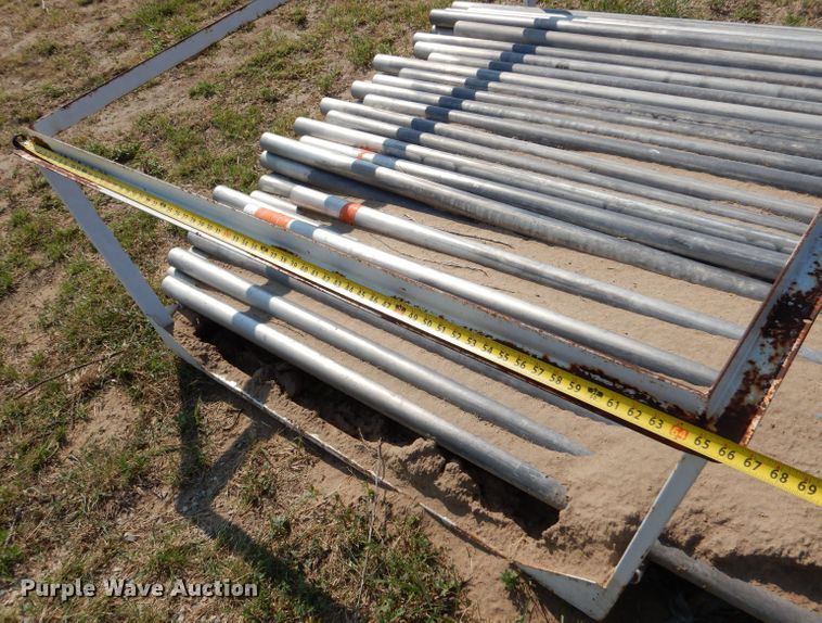 image for item LB9934 Approximately 90 aluminum pipes