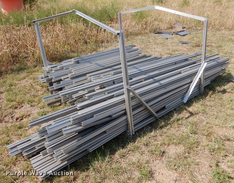 image for item LB9934 Approximately 90 aluminum pipes