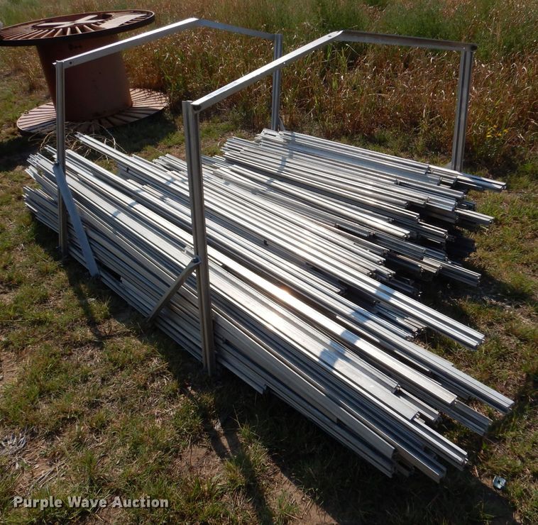 image for item LB9934 Approximately 90 aluminum pipes