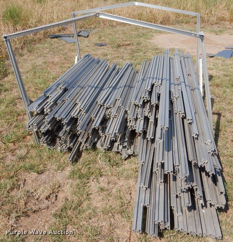 image for item LB9934 Approximately 90 aluminum pipes