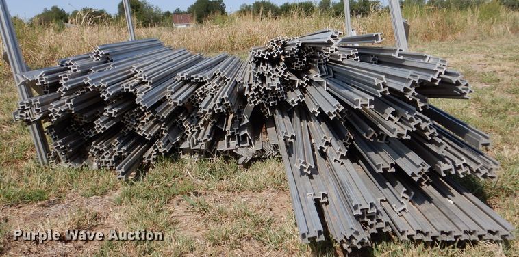 image for item LB9934 Approximately 90 aluminum pipes