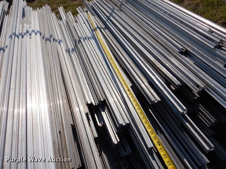 image for item LB9934 Approximately 90 aluminum pipes