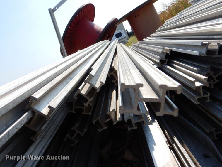 image for item LB9934 Approximately 90 aluminum pipes