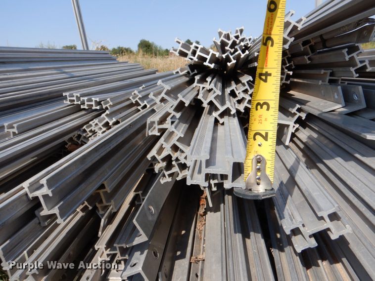 image for item LB9934 Approximately 90 aluminum pipes