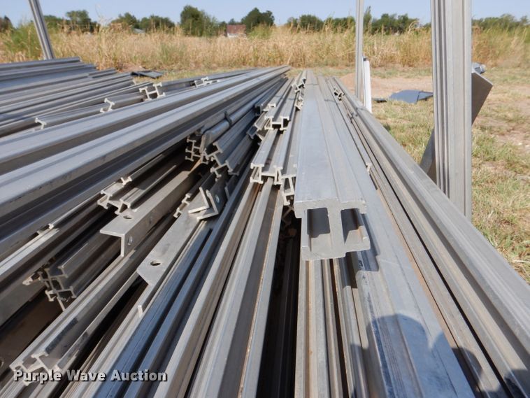 image for item LB9934 Approximately 90 aluminum pipes