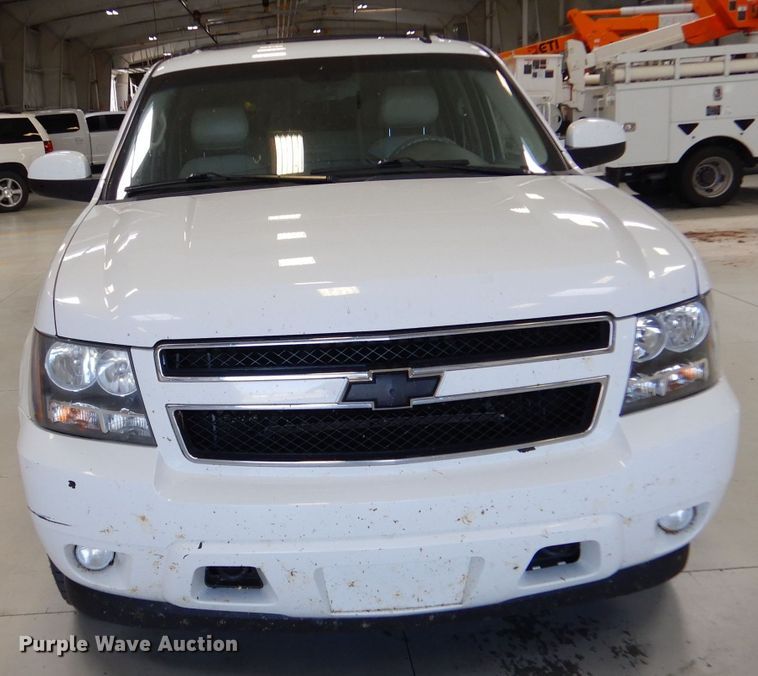 image for item LB9962 2011 Chevrolet Suburban LT 1500  SUV