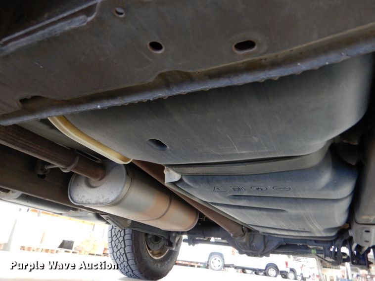 image for item LB9962 2011 Chevrolet Suburban LT 1500  SUV