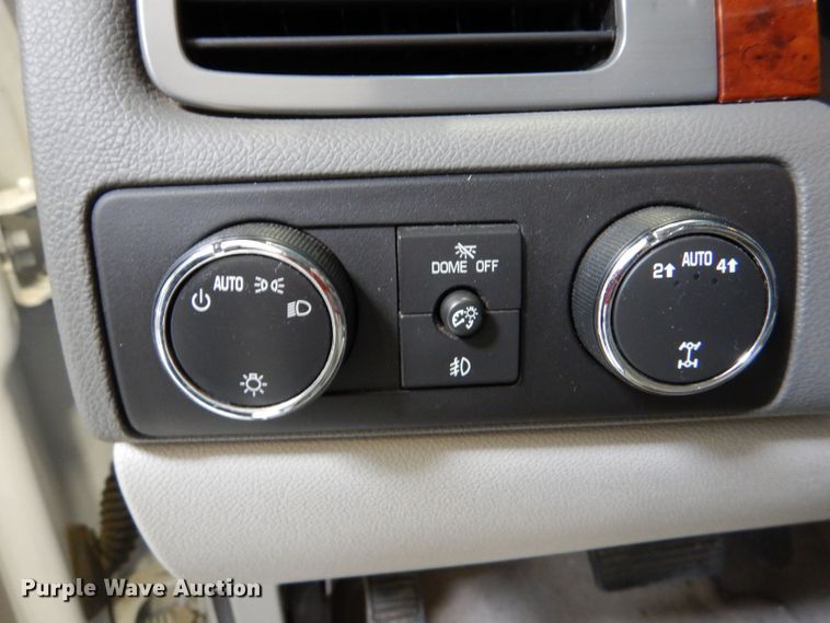 image for item LB9962 2011 Chevrolet Suburban LT 1500  SUV