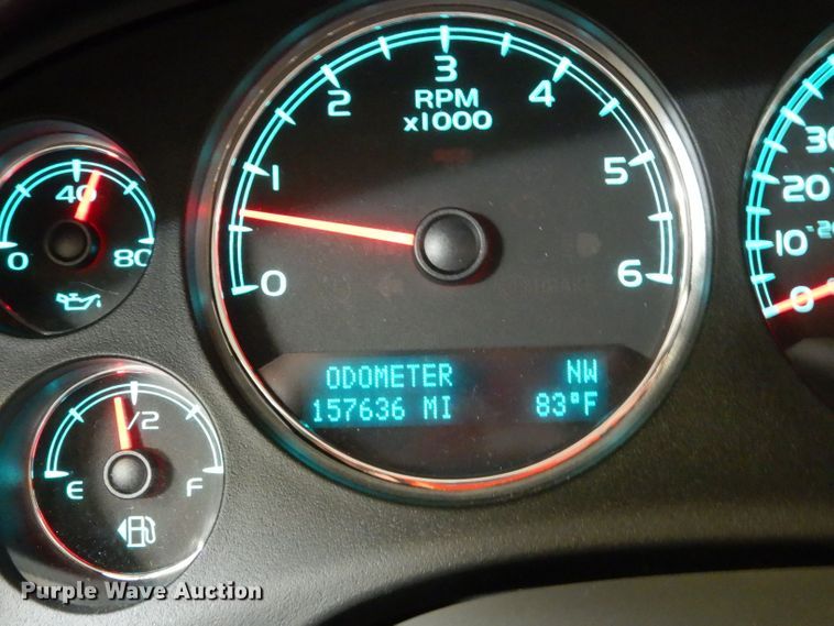 image for item LB9962 2011 Chevrolet Suburban LT 1500  SUV