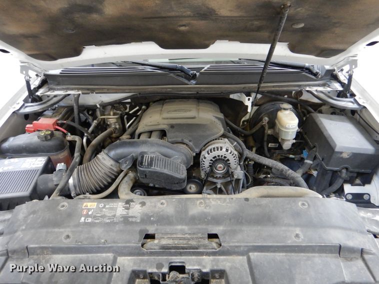 image for item LB9962 2011 Chevrolet Suburban LT 1500  SUV