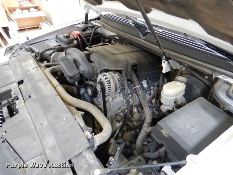 image for item LB9962 2011 Chevrolet Suburban LT 1500  SUV