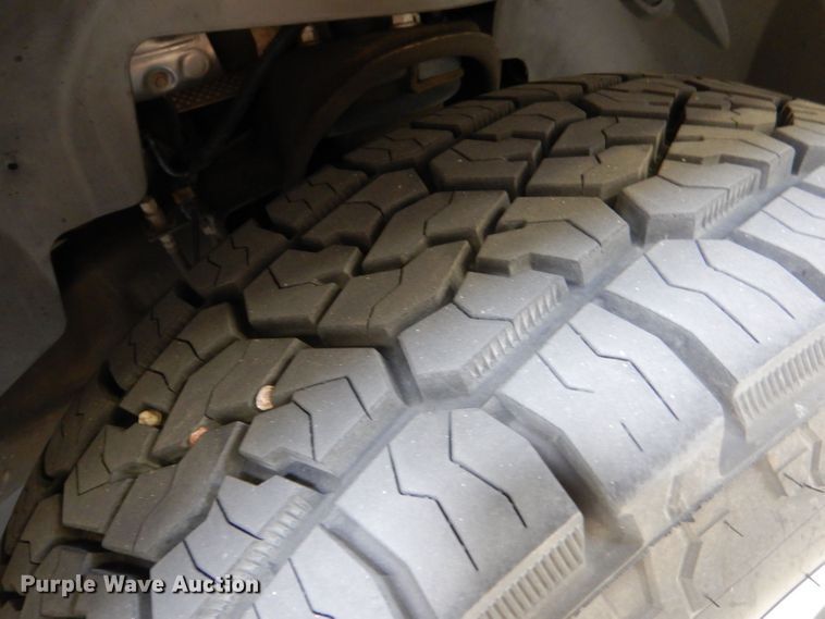 image for item LB9962 2011 Chevrolet Suburban LT 1500  SUV