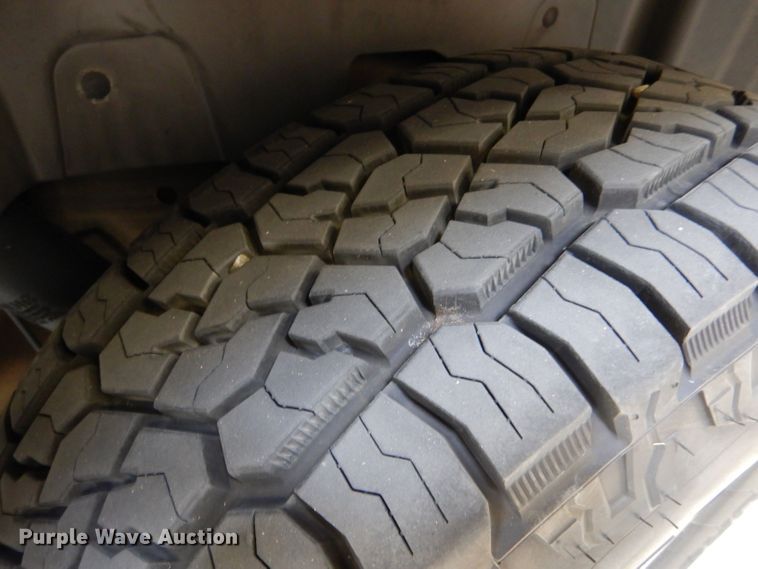 image for item LB9962 2011 Chevrolet Suburban LT 1500  SUV