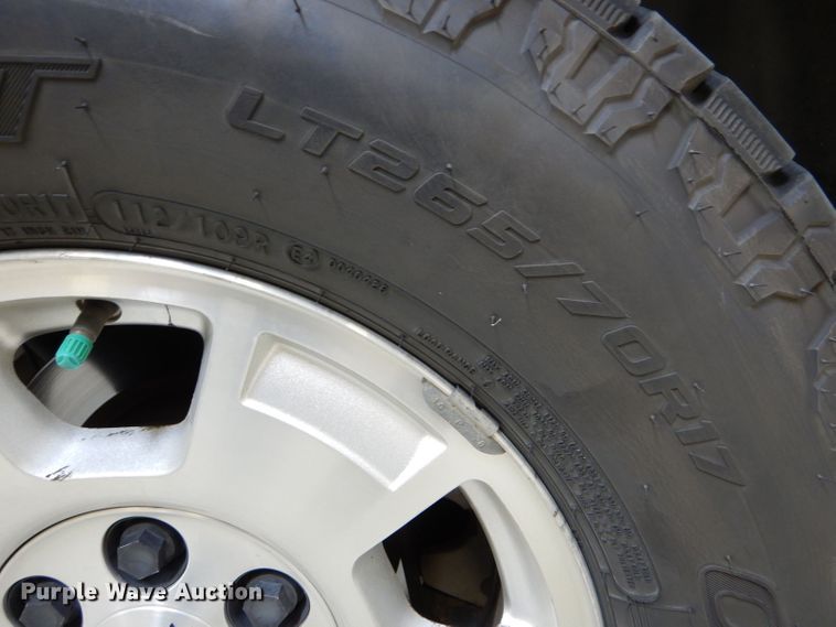 image for item LB9962 2011 Chevrolet Suburban LT 1500  SUV