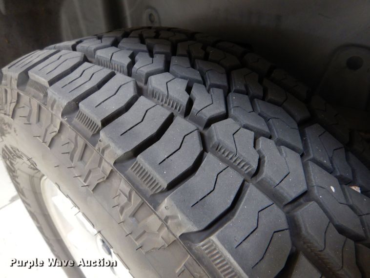 image for item LB9962 2011 Chevrolet Suburban LT 1500  SUV