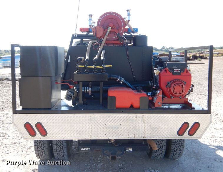 image for item LB9965 2006 Ford F350 Super Duty XL  brush fire truck