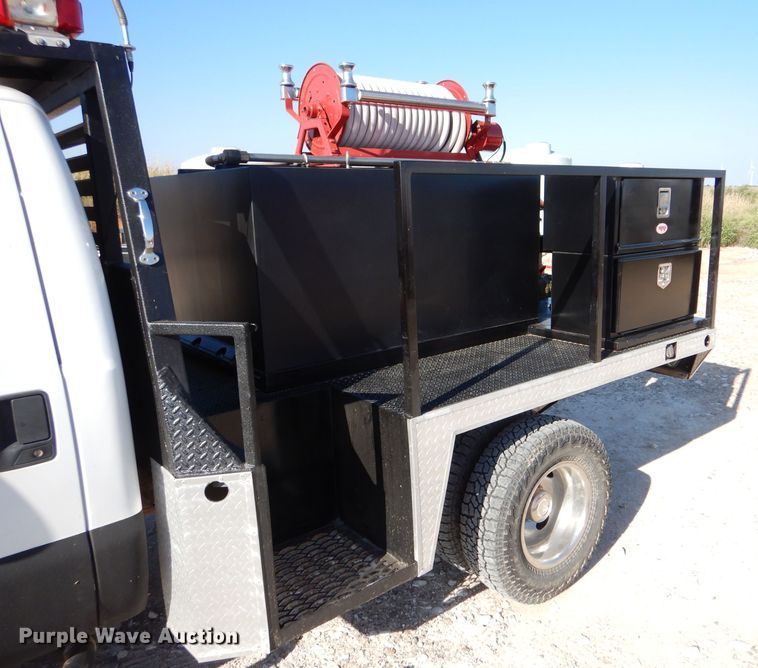 image for item LB9965 2006 Ford F350 Super Duty XL  brush fire truck