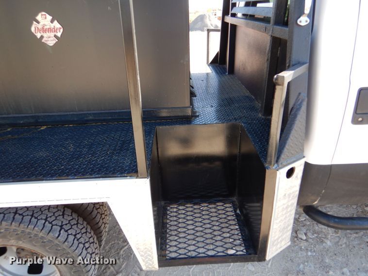 image for item LB9965 2006 Ford F350 Super Duty XL  brush fire truck