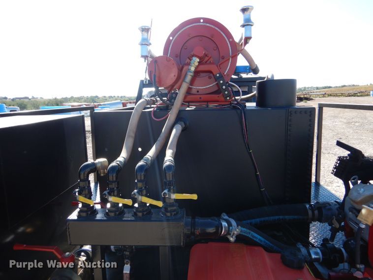 image for item LB9965 2006 Ford F350 Super Duty XL  brush fire truck